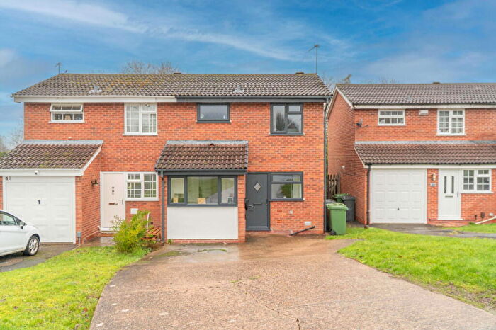2 Bedroom Semi Detached House For Sale In Stoneleigh Close, Oakenshaw South, Redditch, B98