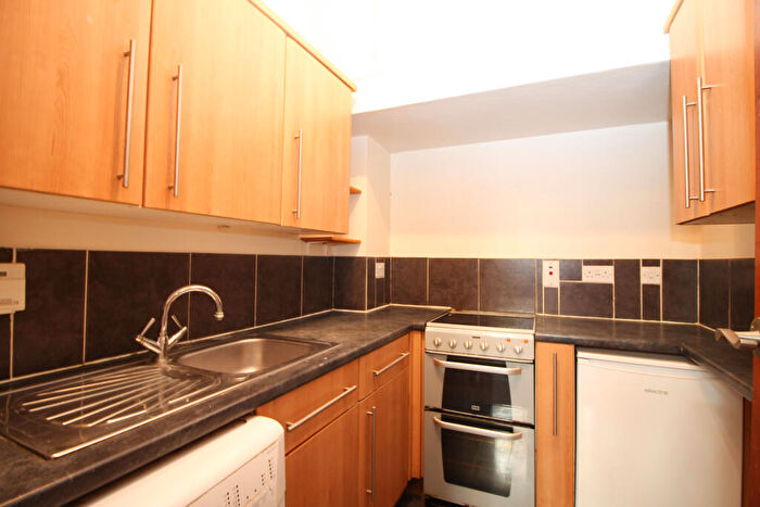 1 Bedroom Flat To Rent In Downfield Place, Edinburgh, EH11