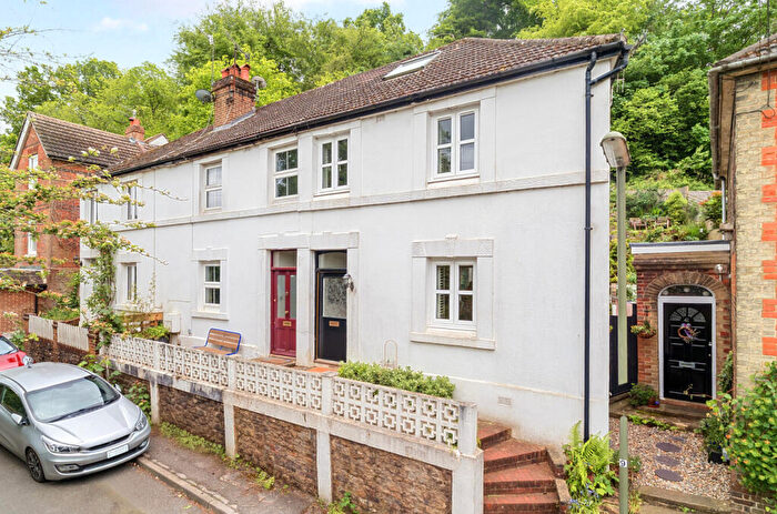 3 Bedroom End Of Terrace House For Sale In Latimer Road, Godalming, Surrey, GU7