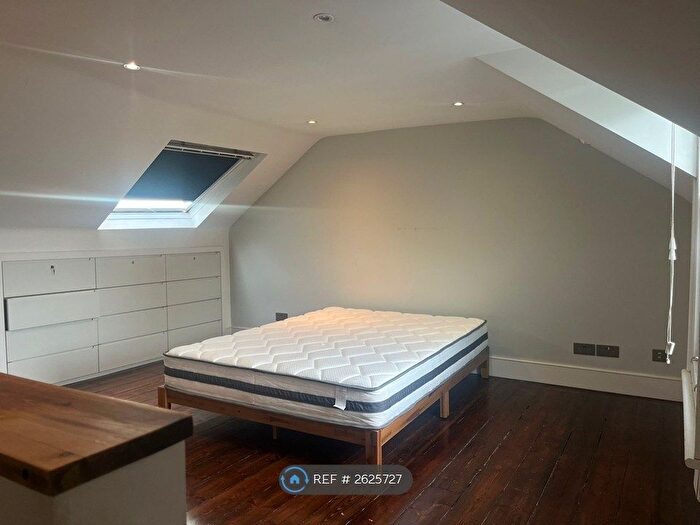 3 Bedroom Flat To Rent In Marriott Road, London, N4