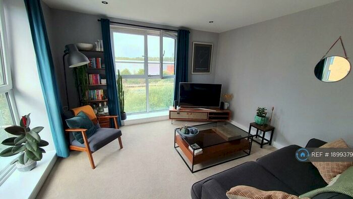 2 Bedroom Flat To Rent In Osprey House, Reading, RG2
