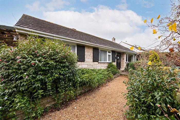 3 Bedroom Detached Bungalow For Sale In Graeme Road, Norton, Yarmouth, PO41