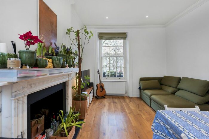 2 Bedroom Flat To Rent In St. George's Square, Pimlico, London, SW1V