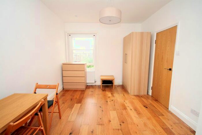 1 Bedroom Flat To Rent In Rathcoole Gardens, Crouch End, N8
