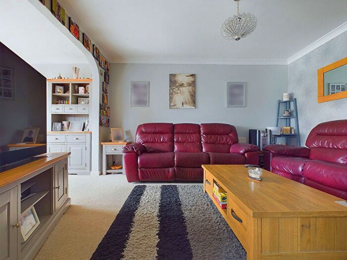 2 Bedroom Semi-Detached Bungalow For Sale In Links Road, Lancing, BN15