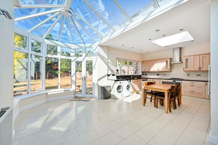 4 Bedroom Bungalow To Rent In Matlock Way, New Malden, KT3