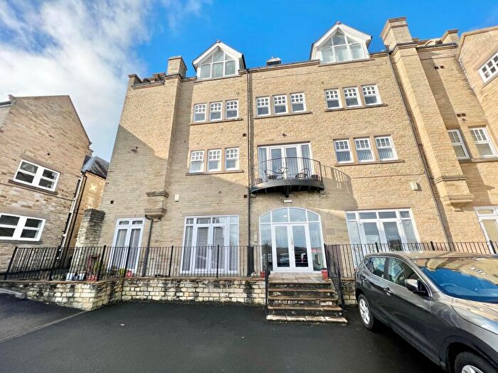 2 Bedroom Apartment To Rent In Clare Court, Halifax, HX1