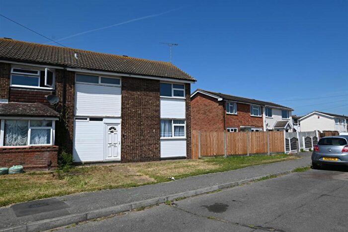 3 Bedroom House To Rent In Fifth Avenue, Canvey Island, SS8