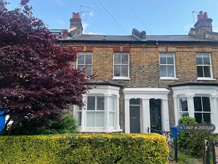 2 Bedroom Flat To Rent In Upland Road, London, SE22