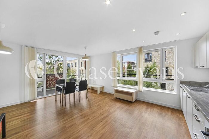 2 Bedroom Flat To Rent In Campion House, Redwood Park, Surrey Quays, SE16