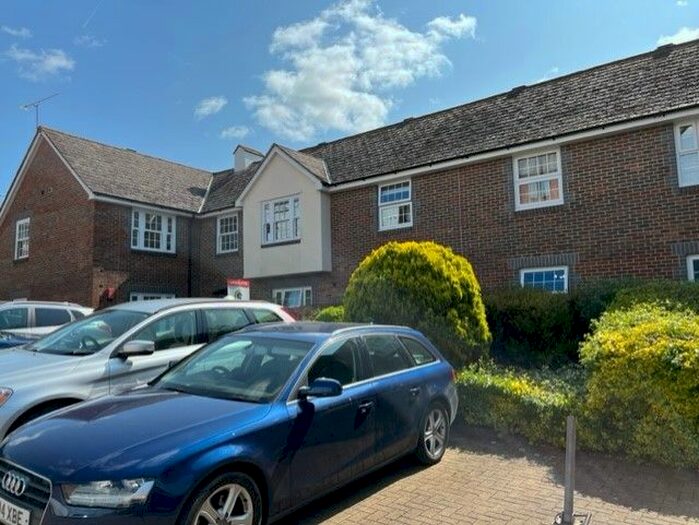 2 Bedroom Flat To Rent In Cross Street, Winchester, SO23