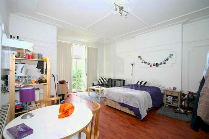 Studio To Rent In Manstone Road, West Hampstead, NW2