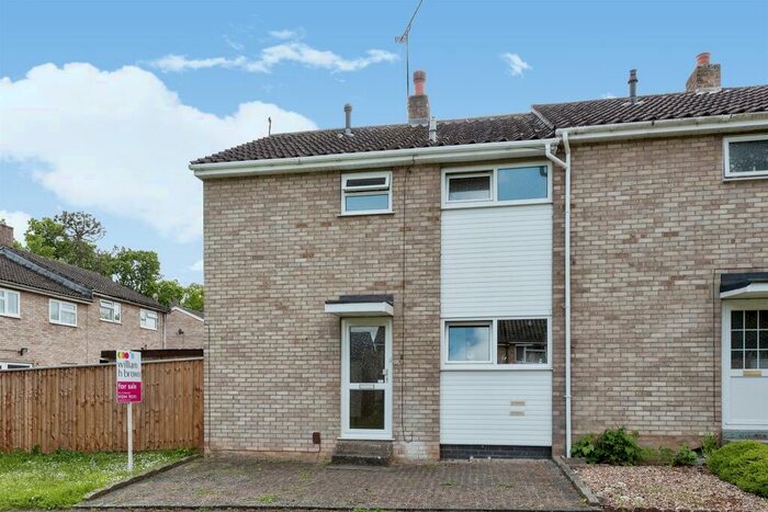 2 Bedroom Semi-Detached House For Sale In Caie Walk, Bury St. Edmunds, IP33