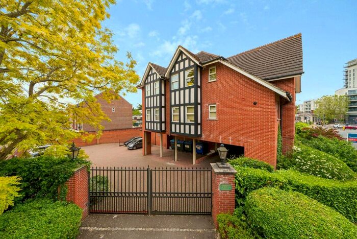 2 Bedroom Apartment To Rent In Heathside Road, Woking, Surrey, GU22