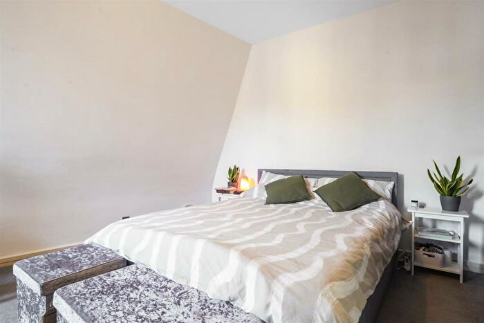 2 Bedroom Apartment To Rent In Heath Street, Hampstead, London, NW3