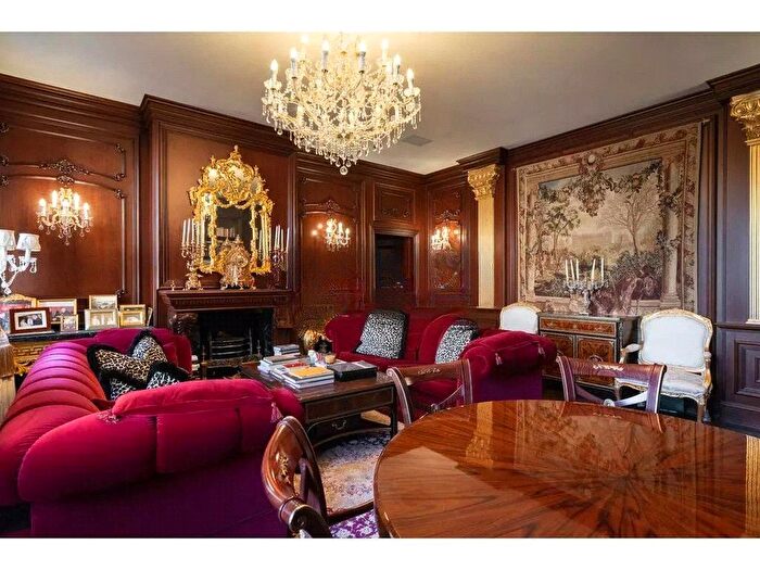 2 Bedroom Flat For Sale In Eaton Square, London, SW1W