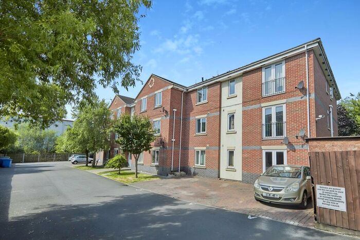 2 Bedroom Flat For Sale In Jackdaw Close, Derby, DE22