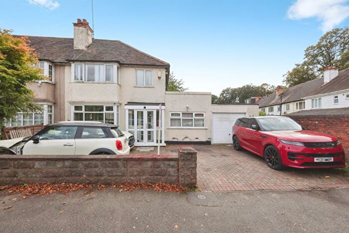 3 Bedroom Semi Detached House For Sale In Westlands Road, Birmingham, B13