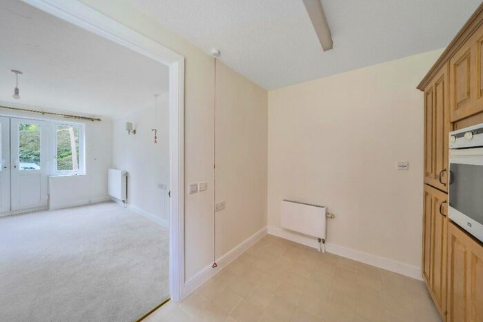 2 Bedroom Retirement Property For Sale In Melton Court, Poole, BH13