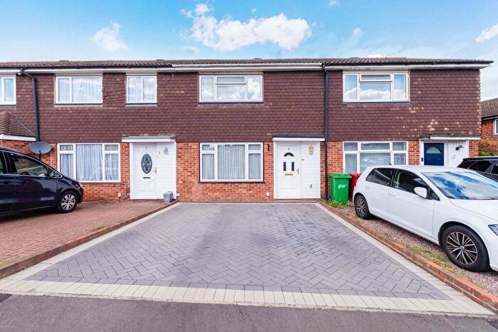 2 Bedroom Terraced House For Sale In Boarlands Close, Slough, SL1