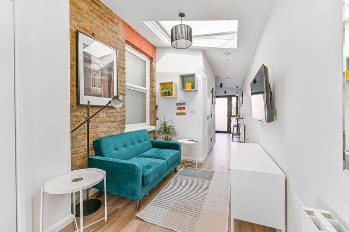 Studio To Rent In Gloster Road, New Malden, KT3