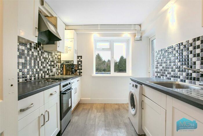 3 Bedroom Apartment To Rent In Green Avenue, Mill Hill, NW7