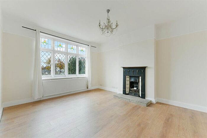3 Bedroom Property To Rent In Cannon Hill Lane, Raynes Park, SW20