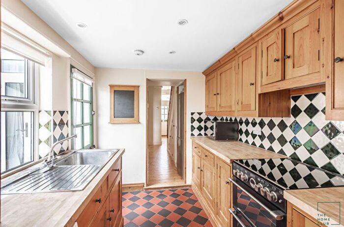 4 Bedroom Terraced House To Rent In Worplesdon Road, Guildford, GU2