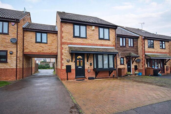 4 Bedroom Detached House For Sale In The Old Orchard, Rainham, Gillingham, ME8