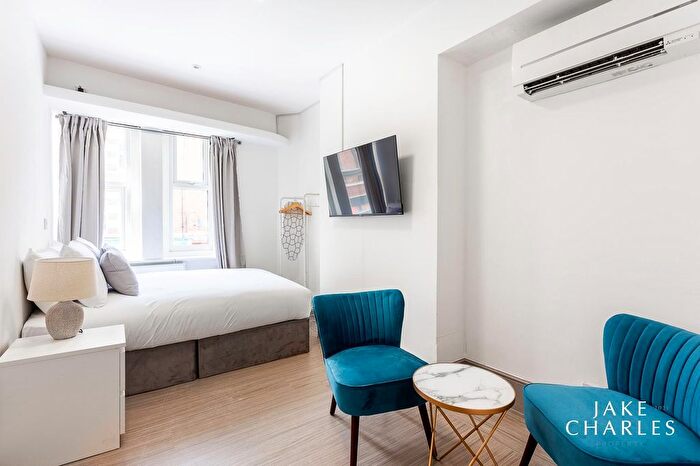 Studio To Rent In Bond Street, London, W5