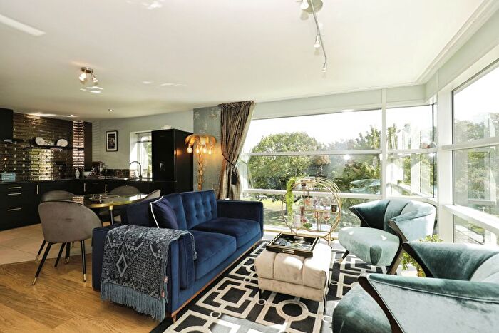 2 Bedroom Flat For Sale In Leeman Road, York, YO26