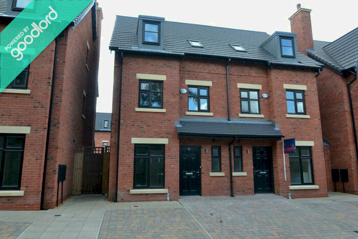 4 Bedroom Semi-Detached House To Rent In Old Boatyard Lane, Manchester, M28