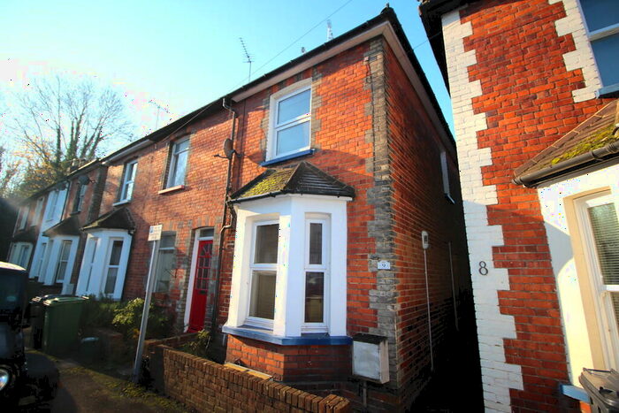 2 Bedroom Semi-Detached House To Rent In Sycamore Road, Guildford, GU1
