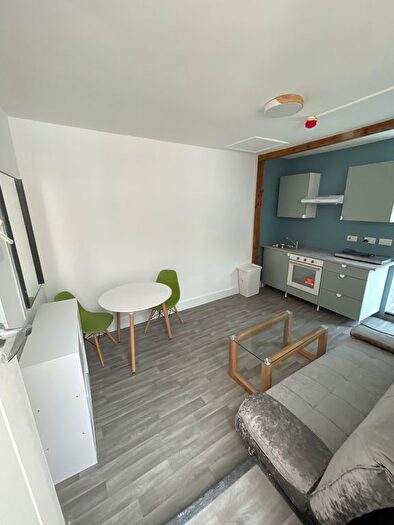 1 Bedroom Flat To Rent In High Road, London, E18