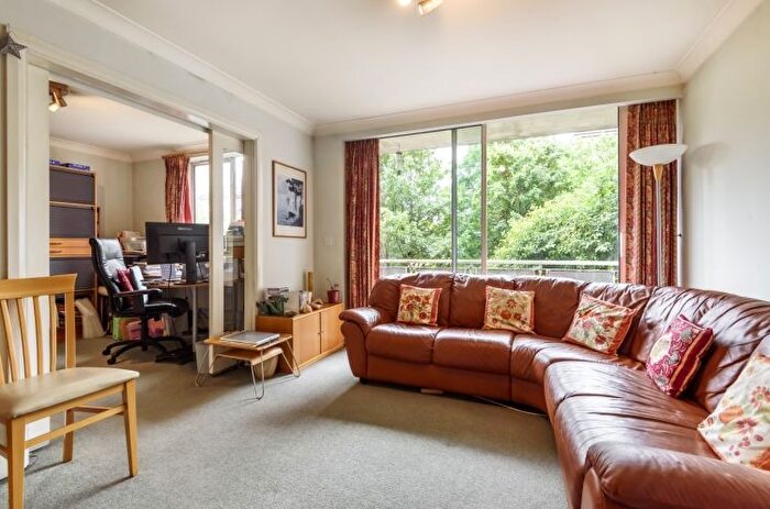 3 Bedroom Flat To Rent In North Bank, London, NW8