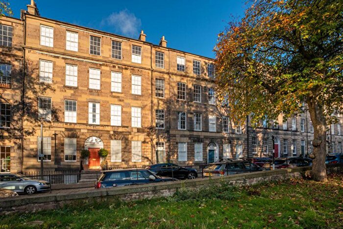 4 Bedroom Flat For Sale In / Gayfield Square, New Town, Edinburgh, EH1