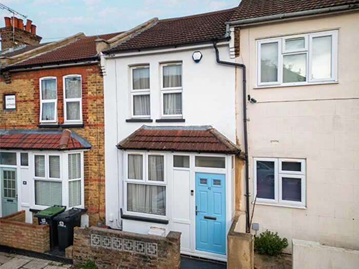 3 Bedroom Terraced House For Sale In Alfred Road, Gravesend, Kent, DA11