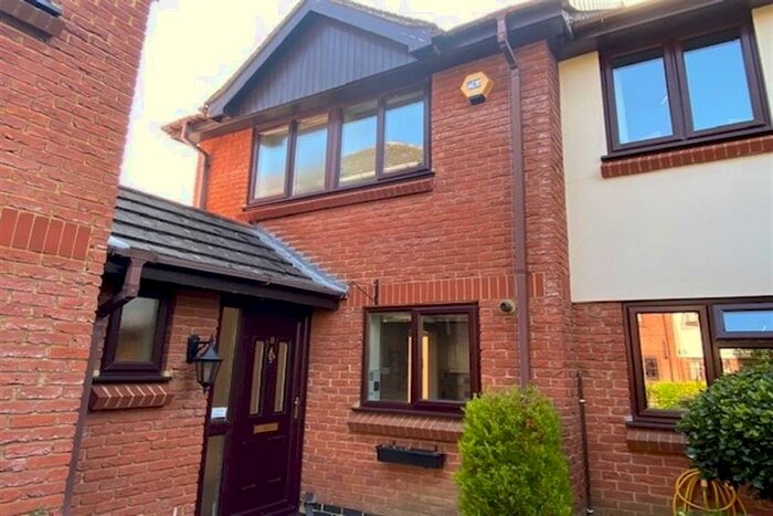 3 Bedroom House To Rent In Bramley, RG26