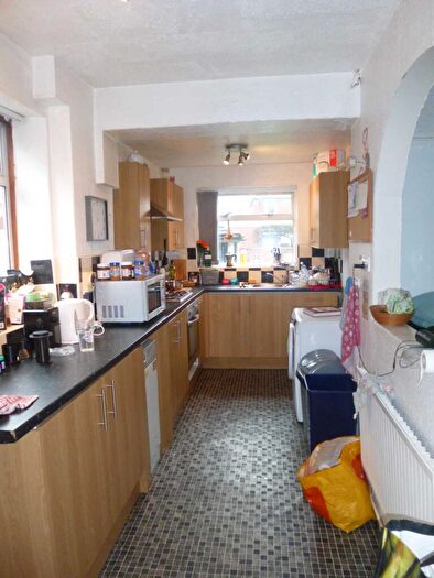 3 Bedroom Semi-Detached House To Rent In Victoria Road, Fallowfield, M14