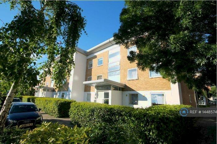 2 Bedroom Flat To Rent In Swansea Court, London, E16