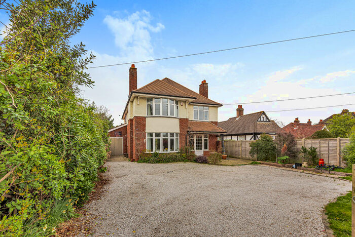 5 Bedroom Detached House To Rent In Avenue Road, Lymington, SO41