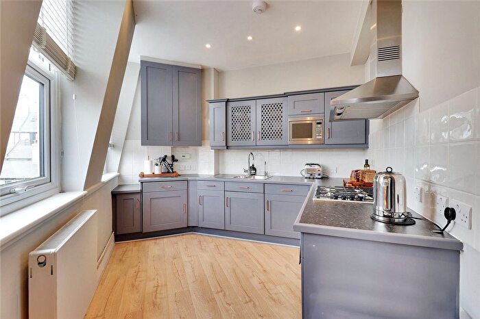 2 Bedroom Flat To Rent In Lizanne Court, - Mount Sion, Tunbridge Wells, Kent, TN1