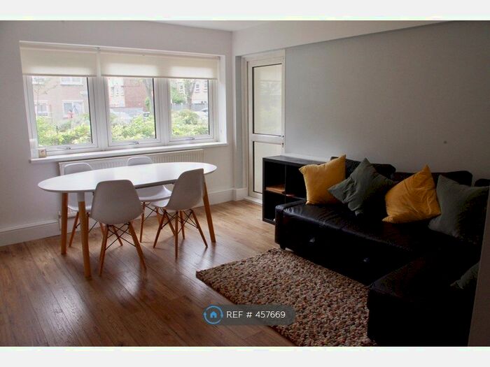 2 Bedroom Flat To Rent In Windsor Road, London E7