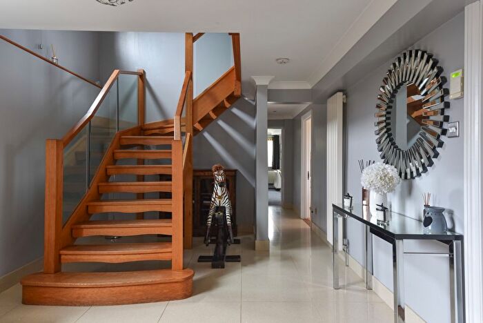 6 Bedroom Detached House For Sale In Finn Farm Road, Kingsnorth, TN23