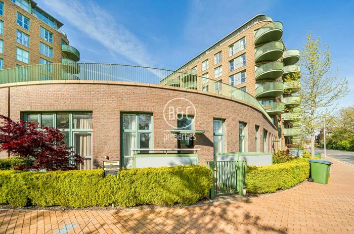 3 Bedroom Apartment To Rent In Tudway Road, Kidbrooke, London, SE3