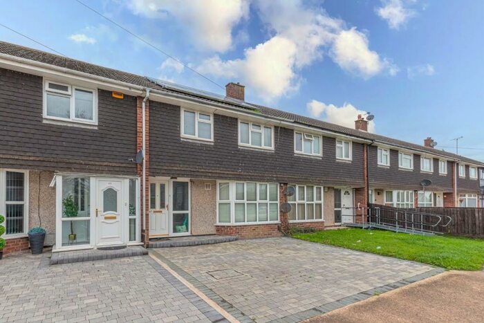 3 Bedroom House To Rent In Holland Road, Aylesbury, HP19