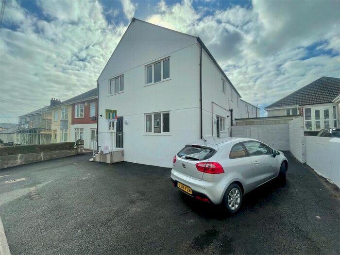 1 Bedroom Flat To Rent In Slades Road, St. Austell, PL25