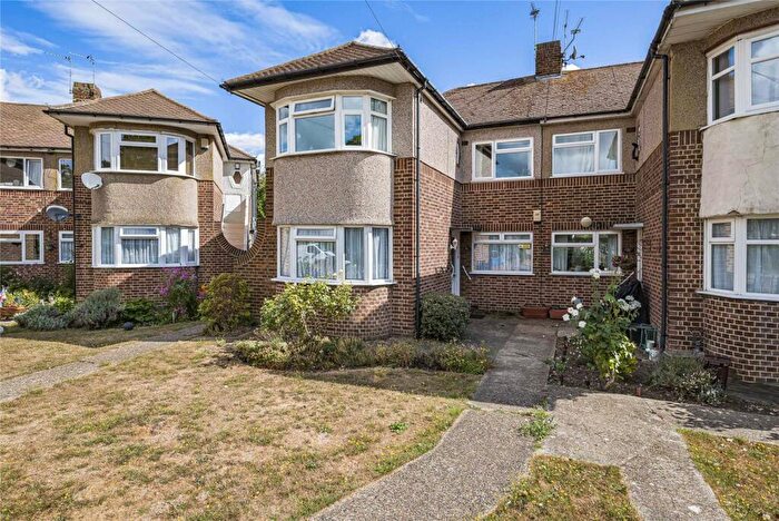 2 Bedroom Maisonette For Sale In Bellegrove Close, Welling, Kent, DA16