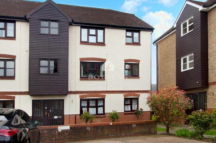 2 Bedroom Flat To Rent In California Close, Highwoods, Colchester, CO4