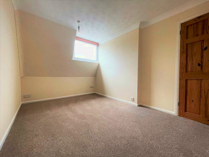 2 Bedroom Maisonette To Rent In Raven Square, Alton, GU34